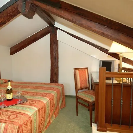 Hesperia 3*