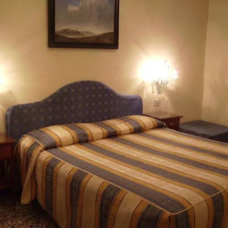 Отель Hesperia 3*