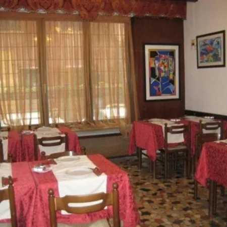 Отель Hesperia 3*
