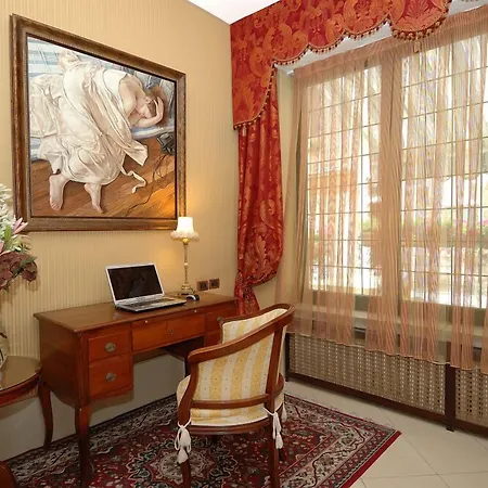 Hotell Hesperia 3*