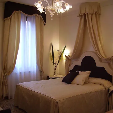 Hotel Hesperia Venice