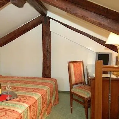 Szálloda Hesperia 3*